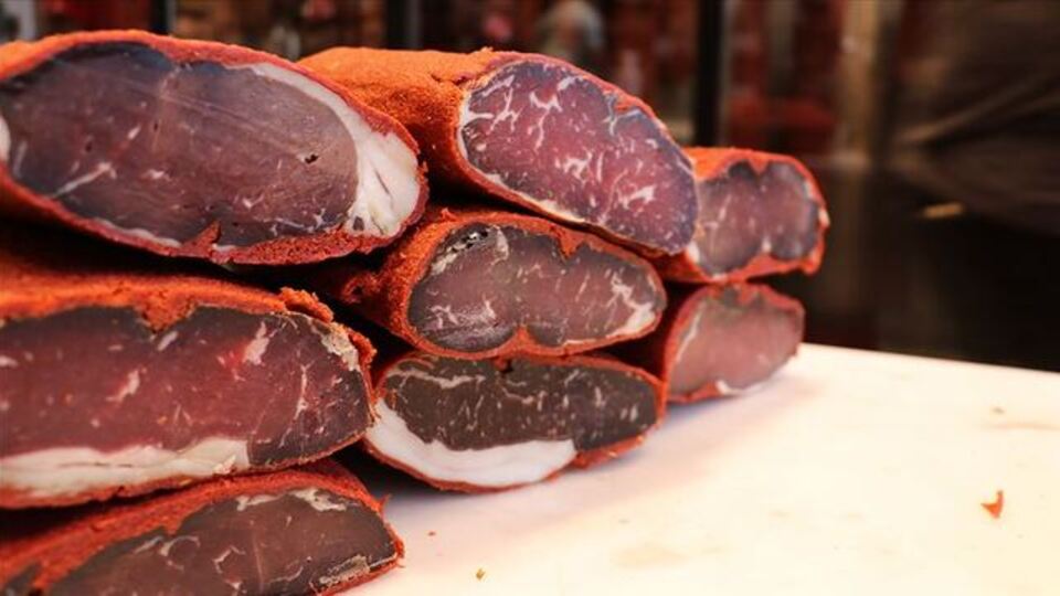 Pastırma neyden yapılır?