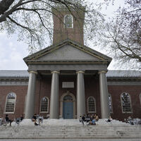 Federal yargıç Harvard kararını durdurdu