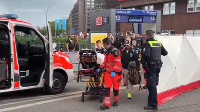 Almanya'da bıçaklı saldırı: 12 kişi yaralandı