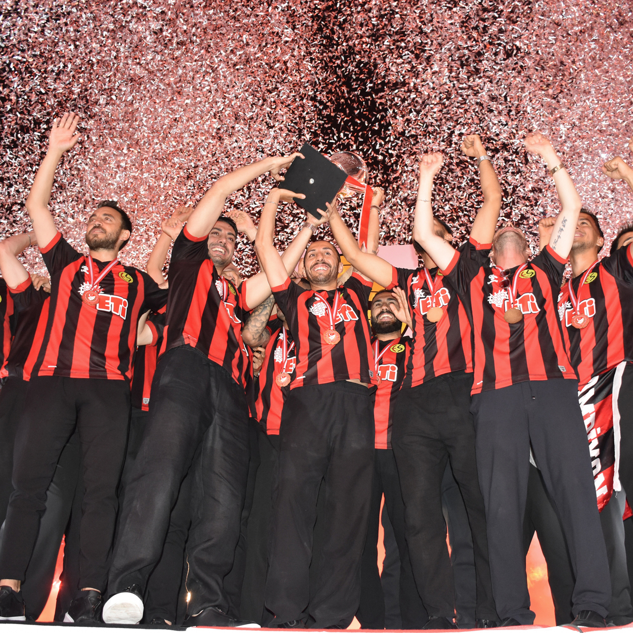 Eskişehirspor'un şampiyonluğu kutlandı