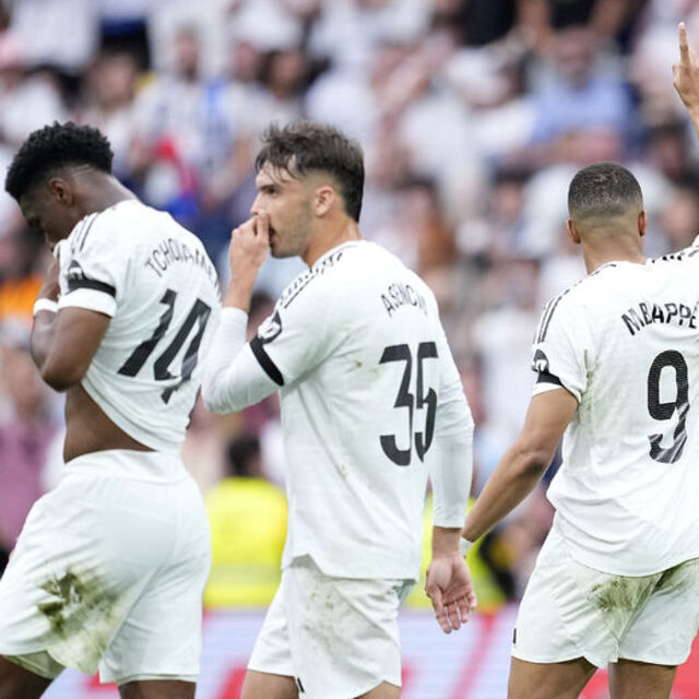 Ancelotti ile Modric, galibiyetle veda etti!