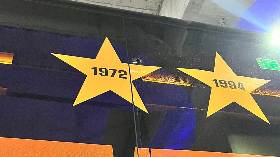 G.Saray takım otobüsüne taşlı saldırı!