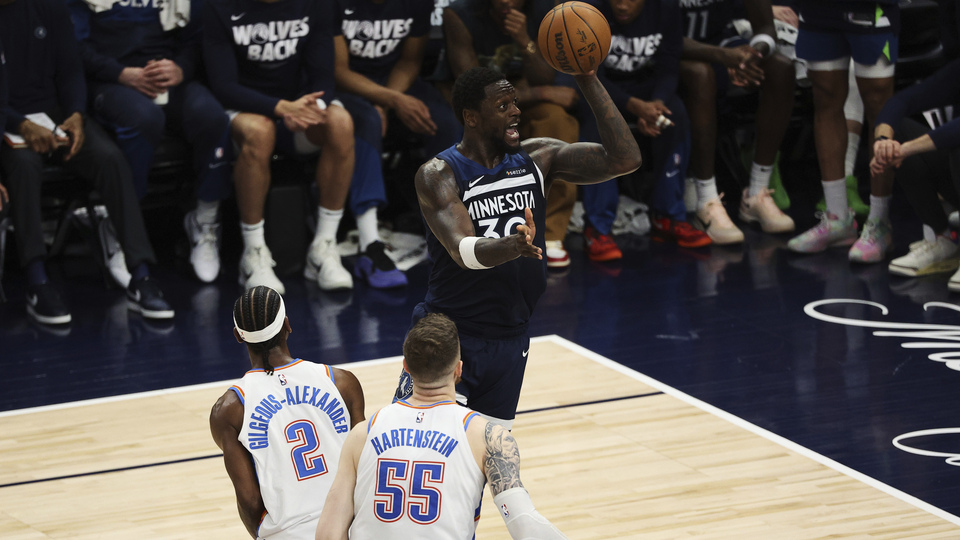 Timberwolves seride öne geçti!