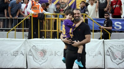 Arda Turan, Eyüpspor'a veda etti!