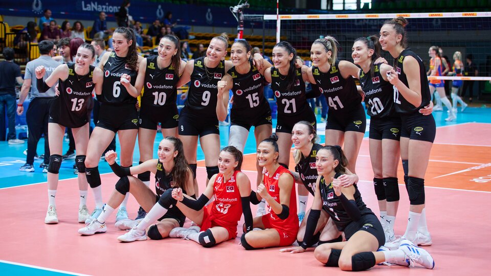 Sultanlar, Hollanda'ya set vermedi!