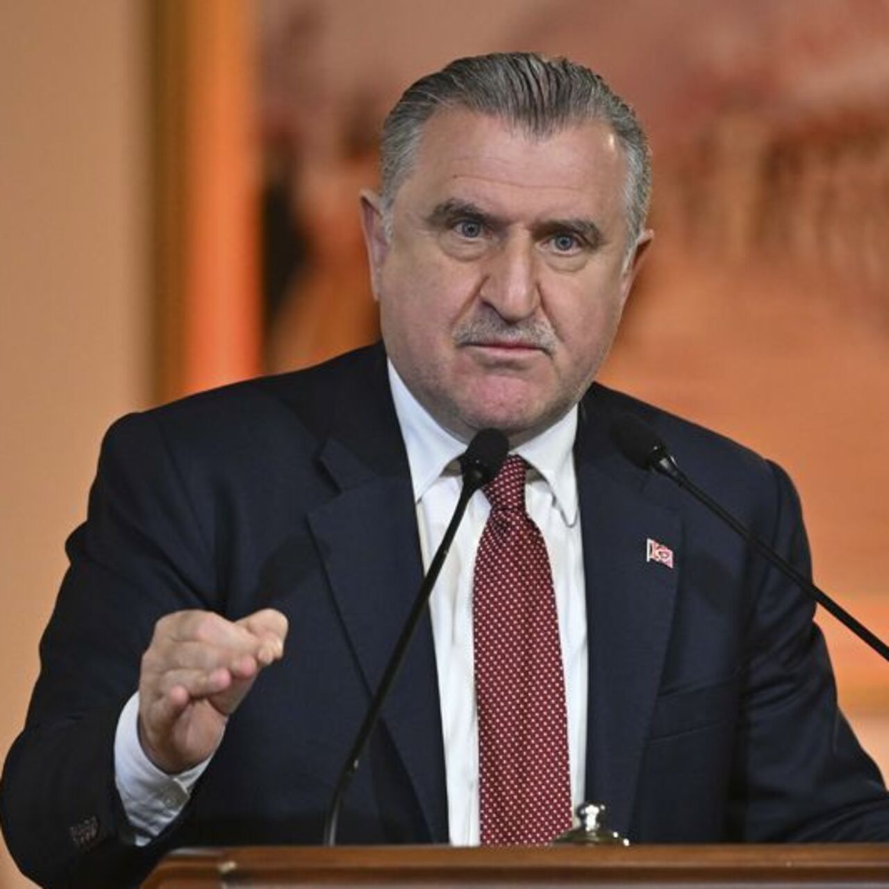 Bakan Bak, Fenerbahçe Beko'yu tebrik etti!