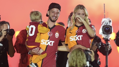 Muslera ve Mertens'ten taraftarlara veda!