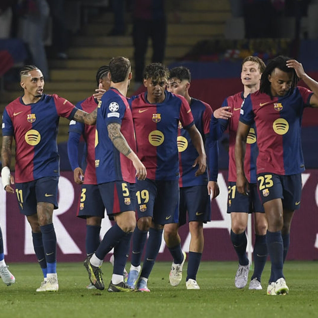 Şampiyon Barça galibiyetle noktaladı!
