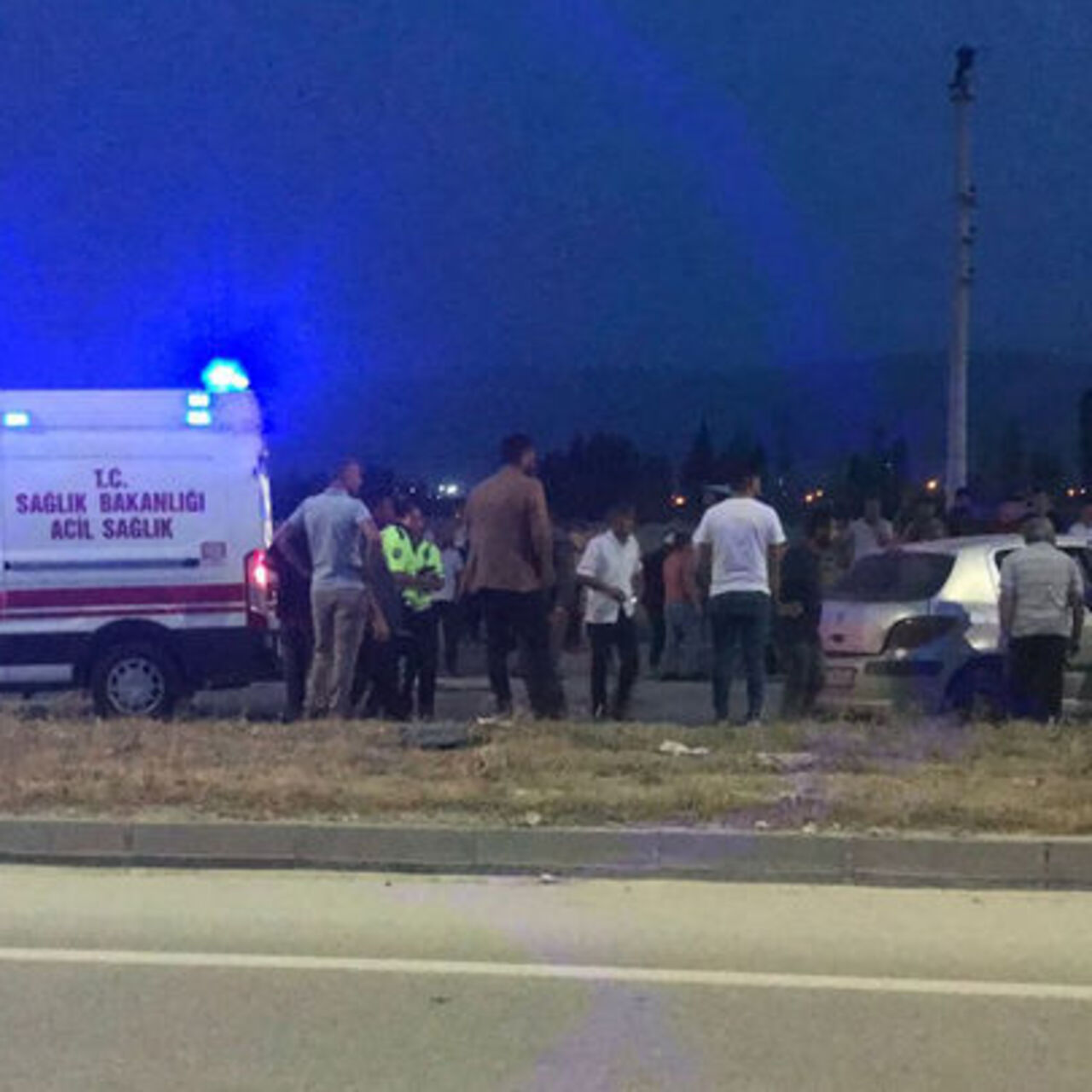 Kaza yapan otomobilden fırlayan yolcu öldü