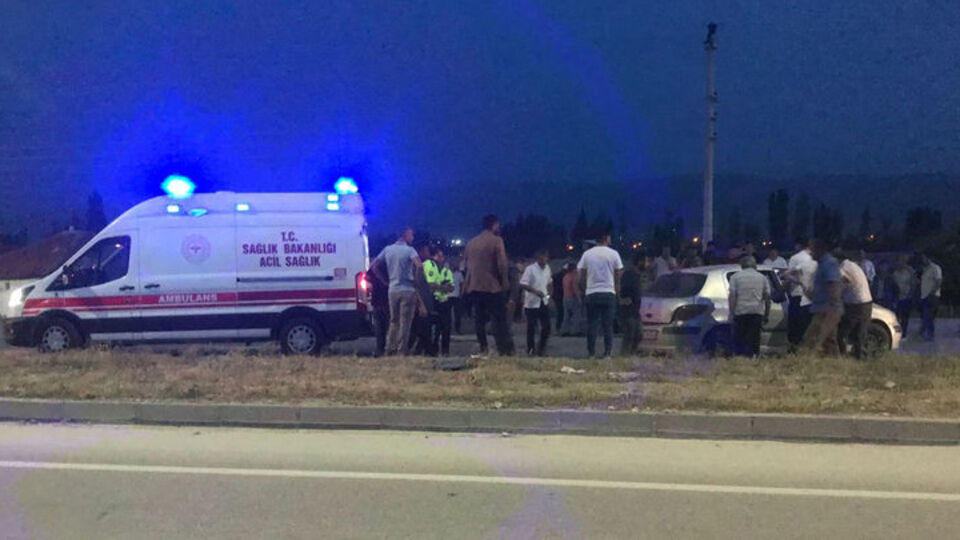 Kaza yapan otomobilden fırlayan yolcu öldü