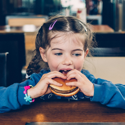 Yiyecekleri az çiğneyen çocuklar, obeziteye daha yatkın