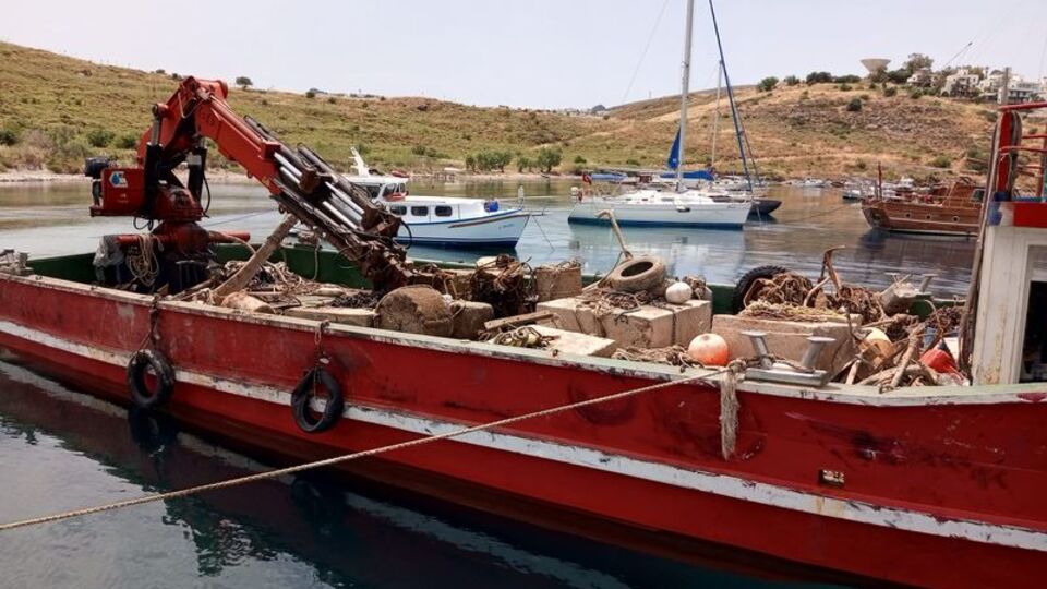 Bodrum'da denizden 20 ton katı atık çıktı