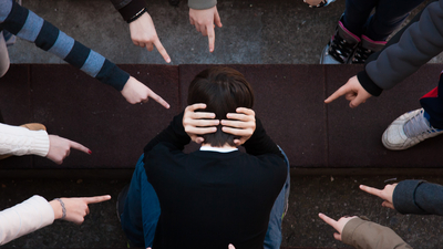 Her dört ebeveynden birinin çocuğu akran zorbalığına uğruyor