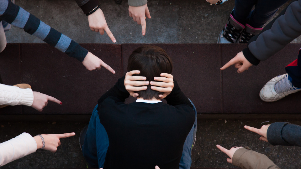 Her dört ebeveynden birinin çocuğu akran zorbalığına uğruyor