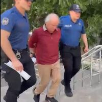 Kameralı gözlük ile kadınları kaydetmiş! | Son dakika haberleri thumbnail
