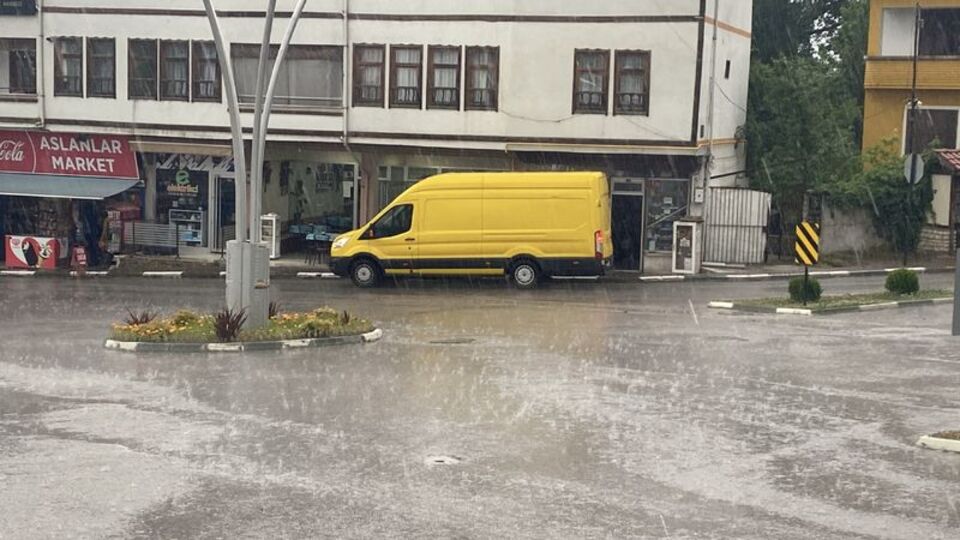 Sağanak ve şiddetli rüzgar etkili oldu