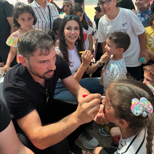 "Ne mutlu bize"