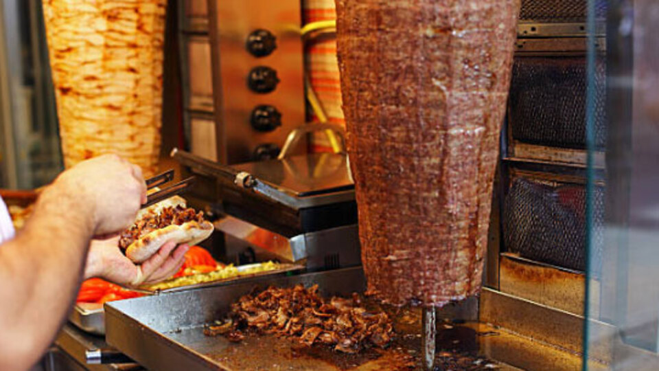 3 kentte 2 döner zincirine FETÖ operasyonu: 23 gözaltı!