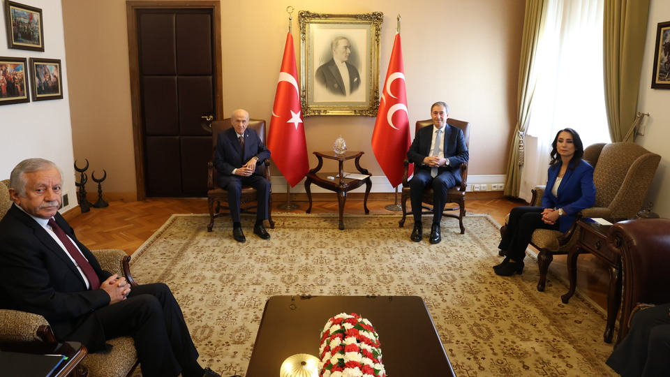 DEM heyeti MHP'yi ziyaret etti
