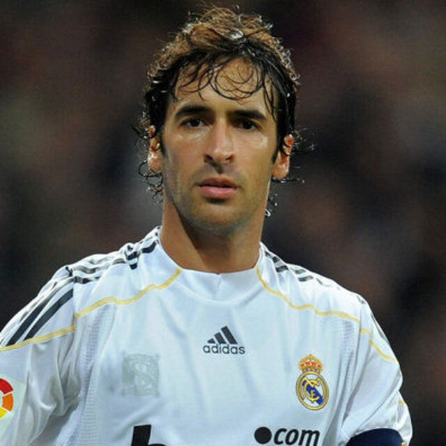 Real Madrid'de Raul ile yollar ayrıldı!