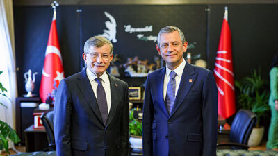 Özel ile Davutoğlu, bir araya geldi