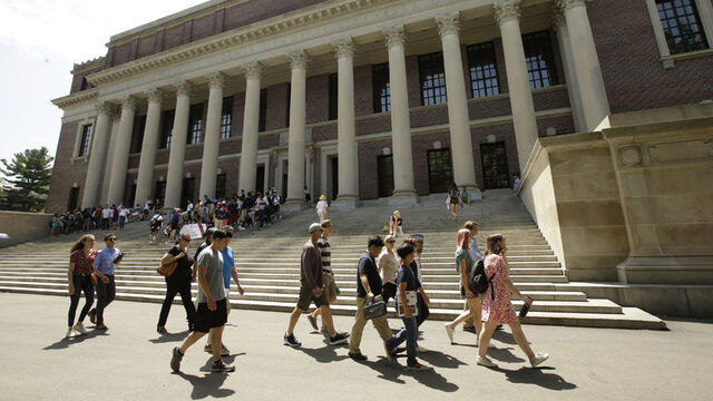 ABD uluslararası öğrencilerin sosyal medya hesaplarını kontrol edecek
