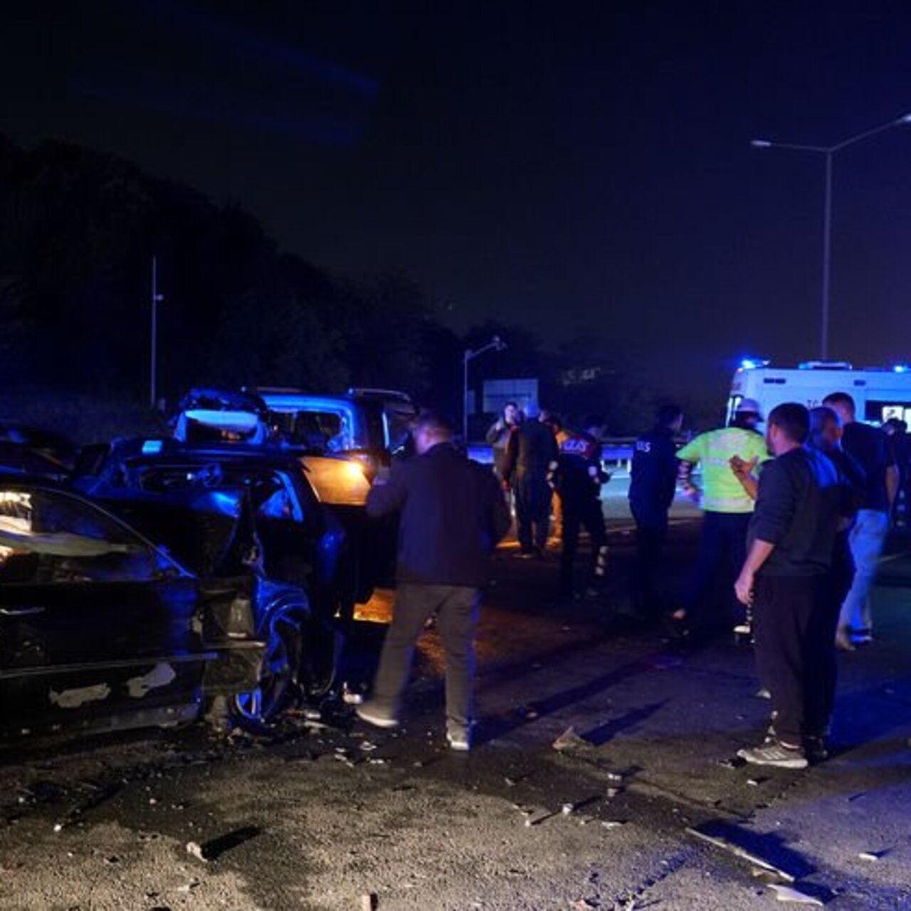 İstanbul Beykoz'da 5 Araç Birbirine Girdi: 7 Yaralı