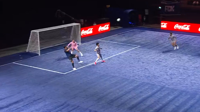 44 yaşındaki Volkan Demirel'den röveşata!