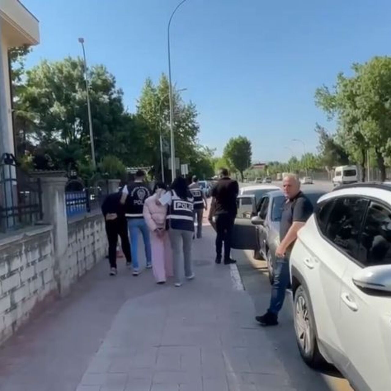 Otele fuhuş operasyonu: 3 tutuklama