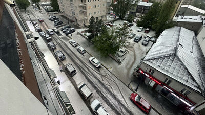 Ardahan'da şiddetli sağanak ve dolu etkili oldu