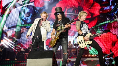 100 bavulla geliyorlar