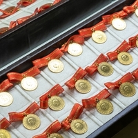 Altın kayıplarını geri aldı