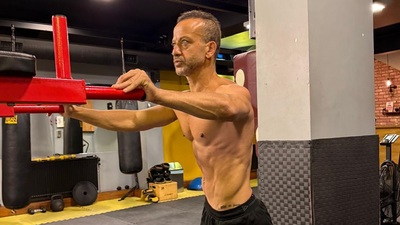 Hastane yatağından kalkıp spora koştu