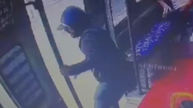 Penceresinden husumetlisine ateş açtığı dolmuşu kaçırdı!