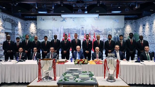 Cumhurbaşkanı Erdoğan Galatasaray'ı kabul etti