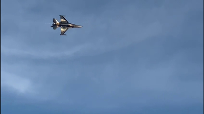 SOLOTÜRK, gösteri uçuşu gerçekleştirdi