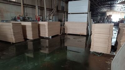 Sağanak nedeniyle bazı fabrikaları su bastı