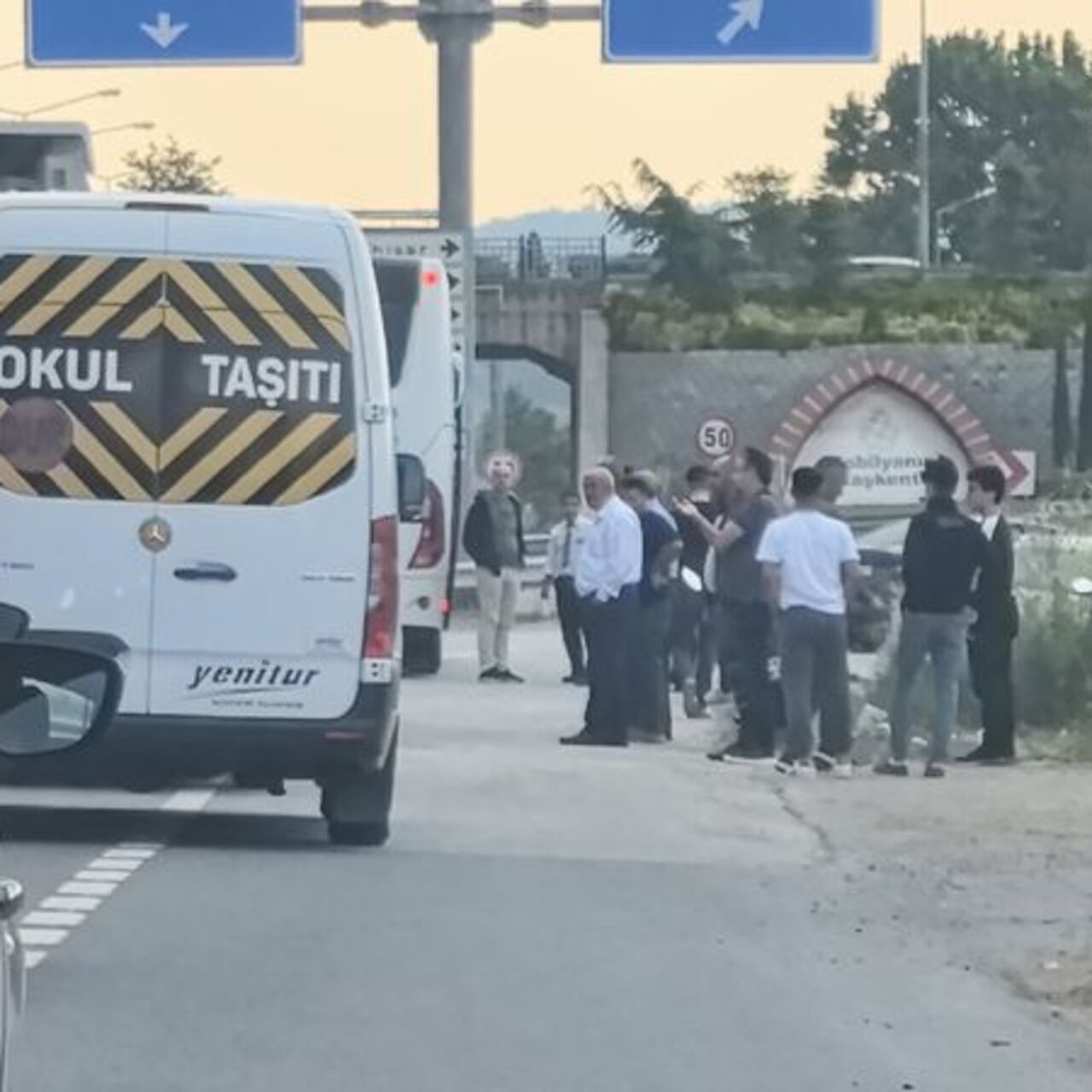 Yolcu otobüsü yayaya çarptı!