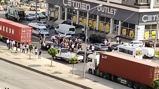 Otomobile silahlı saldırı: 3 ölü, 3 yaralı