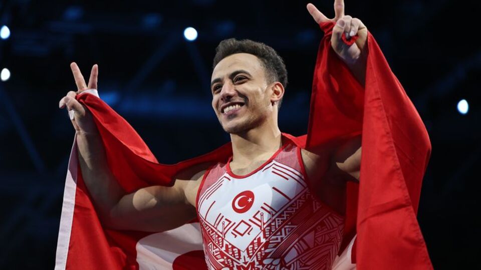 "İkinci altın madalyamı kazandığım için mutluyum"
