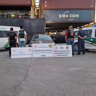 İzmir'de 54 ton kaçak akaryakıt ele geçirildi