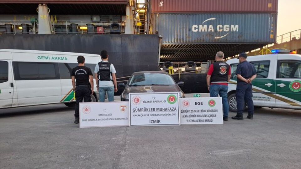 İzmir'de 54 ton kaçak akaryakıt ele geçirildi