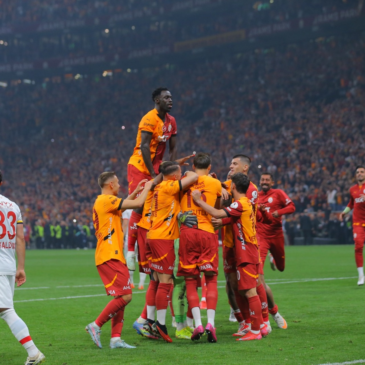 Şampiyon son maçına çıkıyor!