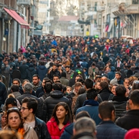 Bu yıl 1 trilyon dolar kazanması öngörülen tütün şirketleri, satış taktikleriyle gençleri hedef alıyor