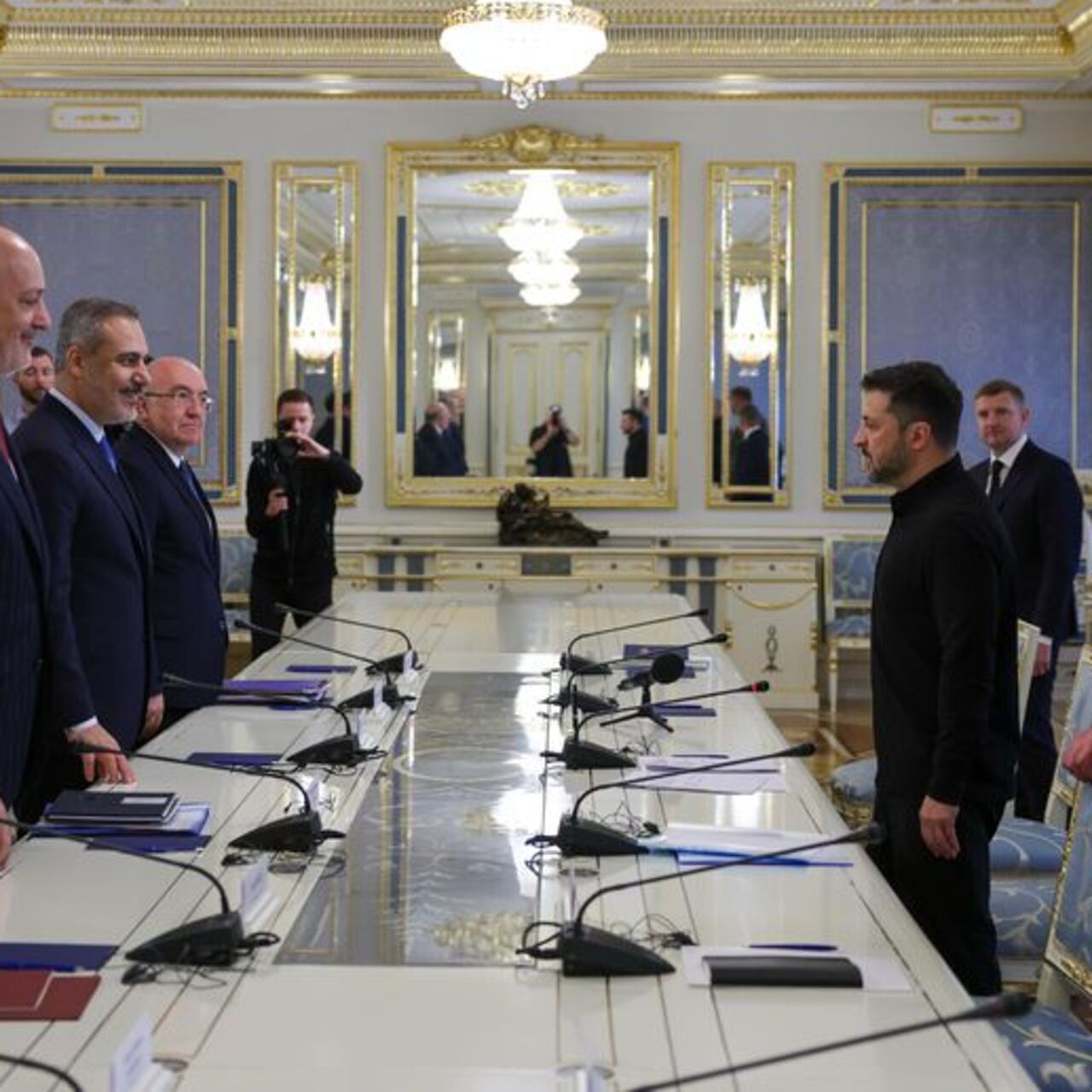 Bakan Fidan Zelenskiy ile bir arada