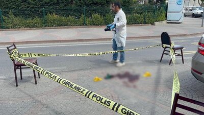 Bıçaklı kavgada muhtarı yaraladı