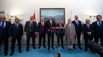 TBMM Başkanı Kurtulmuş, AK Parti Grubunu ziyaret etti