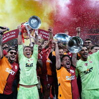 Galatasaray, şampiyonluk kupasını evinde kaldırdı