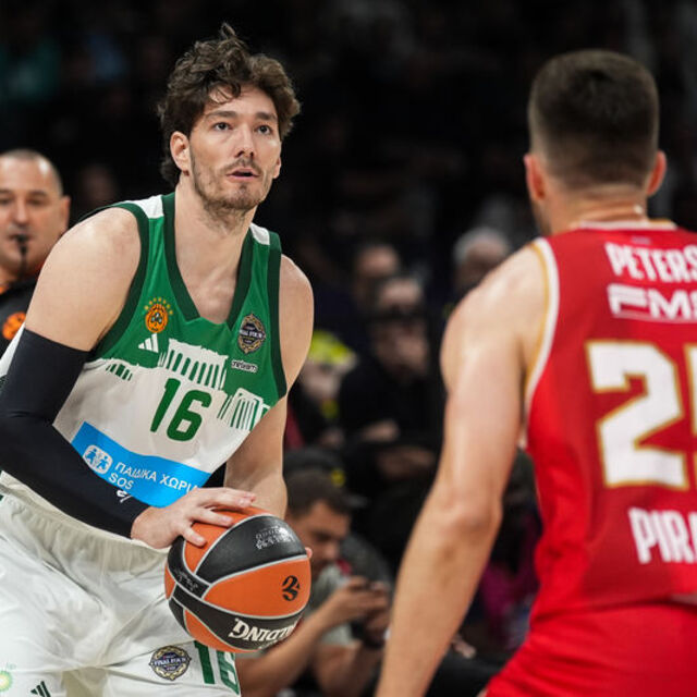 Ataman'lı Panathinaikos, Olympiakos'u devirdi