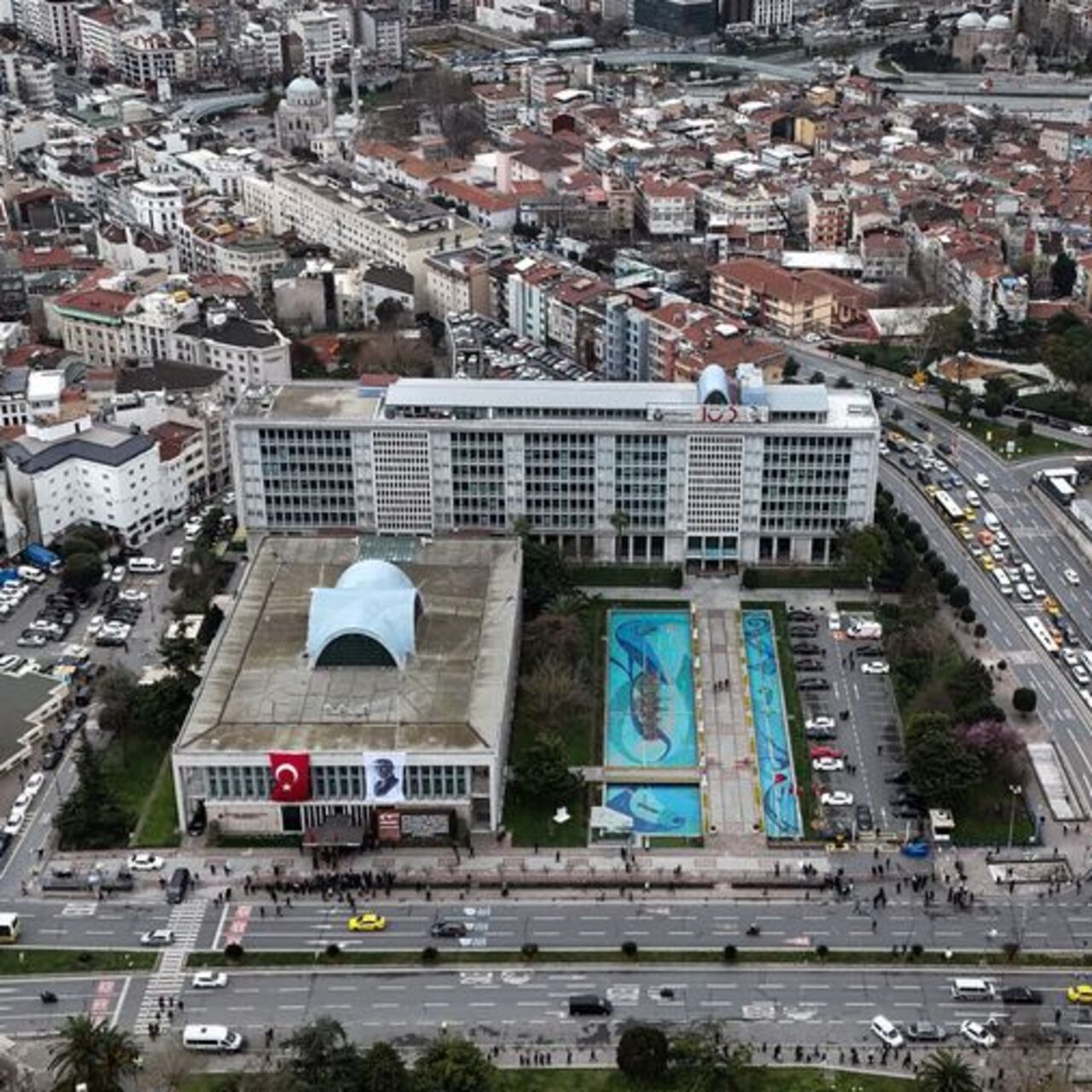 İBB'ye yeni operasyon: 4 soruşturmada 47 gözaltı kararı!